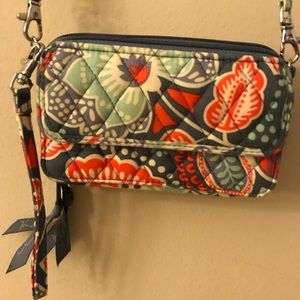 EUC Vera Bradley All In One Smartphone Wristlet